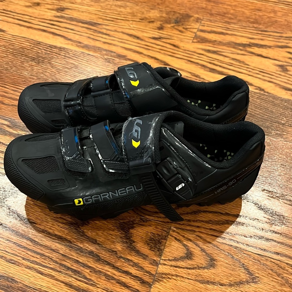 Cycling shoes